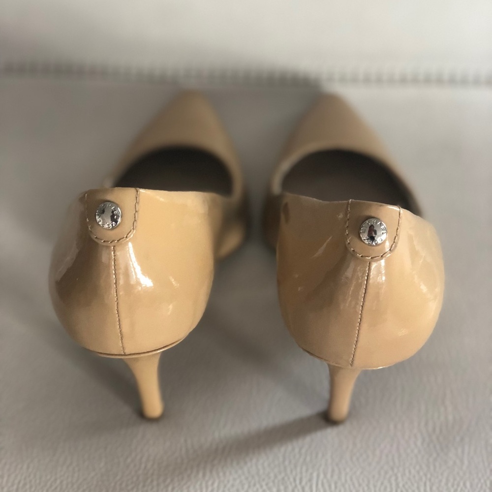 Shoes - Picture 3 of 4